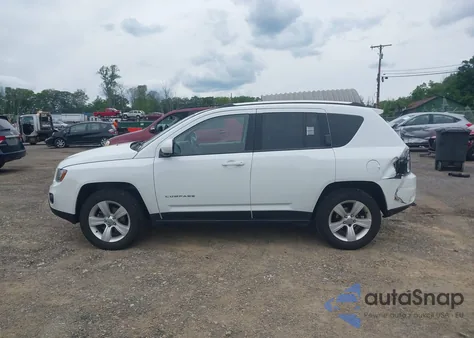 2015 Jeep Compass Latitude z USA, uszkodzony, nr VIN 1C4NJDEB2FD105211